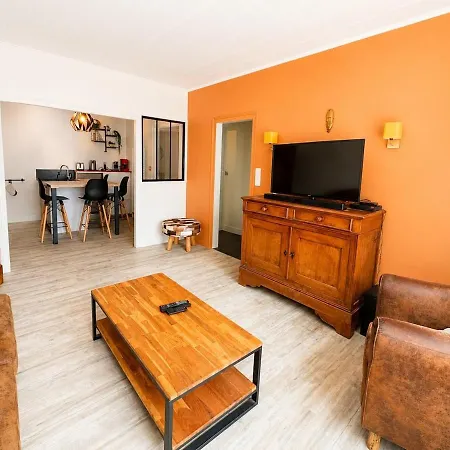 Apartment Les De La Moine - Centre - 4 People